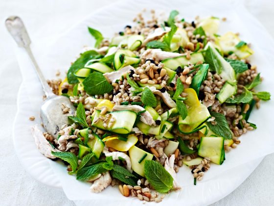 byron bay nutritionist chrissy freer poached chicken salad
