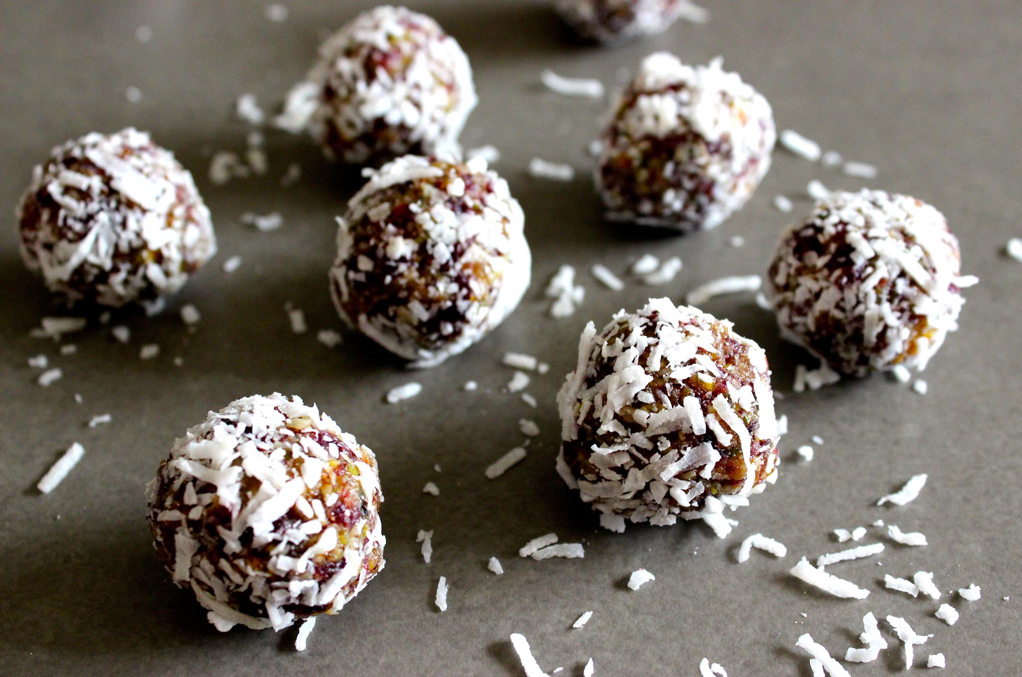 chrissy freer byron bay nutritionist bliss balls